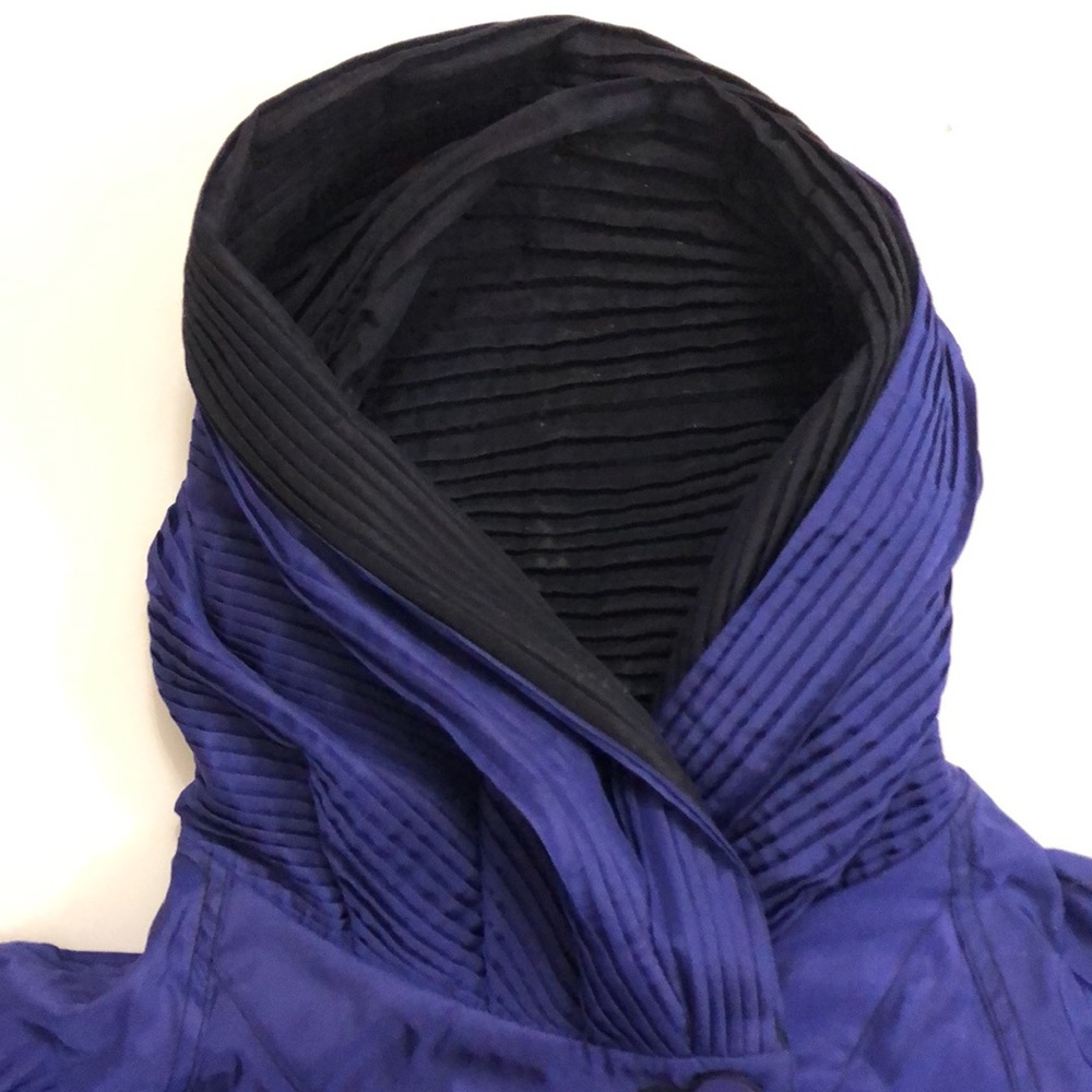 Mycra pac Now S/M Jacket Black Blue Reversible Hooded Button Pockets Excellent